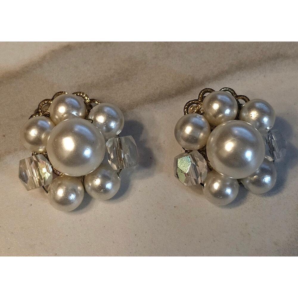 Vtg Faux Pearl AB Aurora Borealis Rhinestone CLIP ON EARRINGS Gold Tone 1"